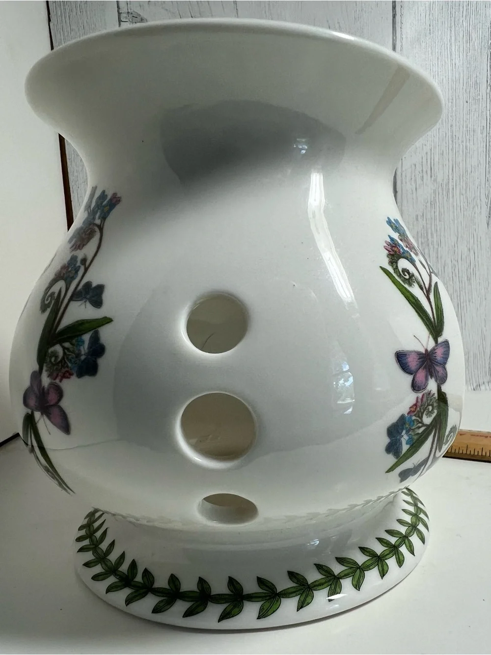Botanical Floral Ceramic Dish with Daisies for Burning Scented Wax